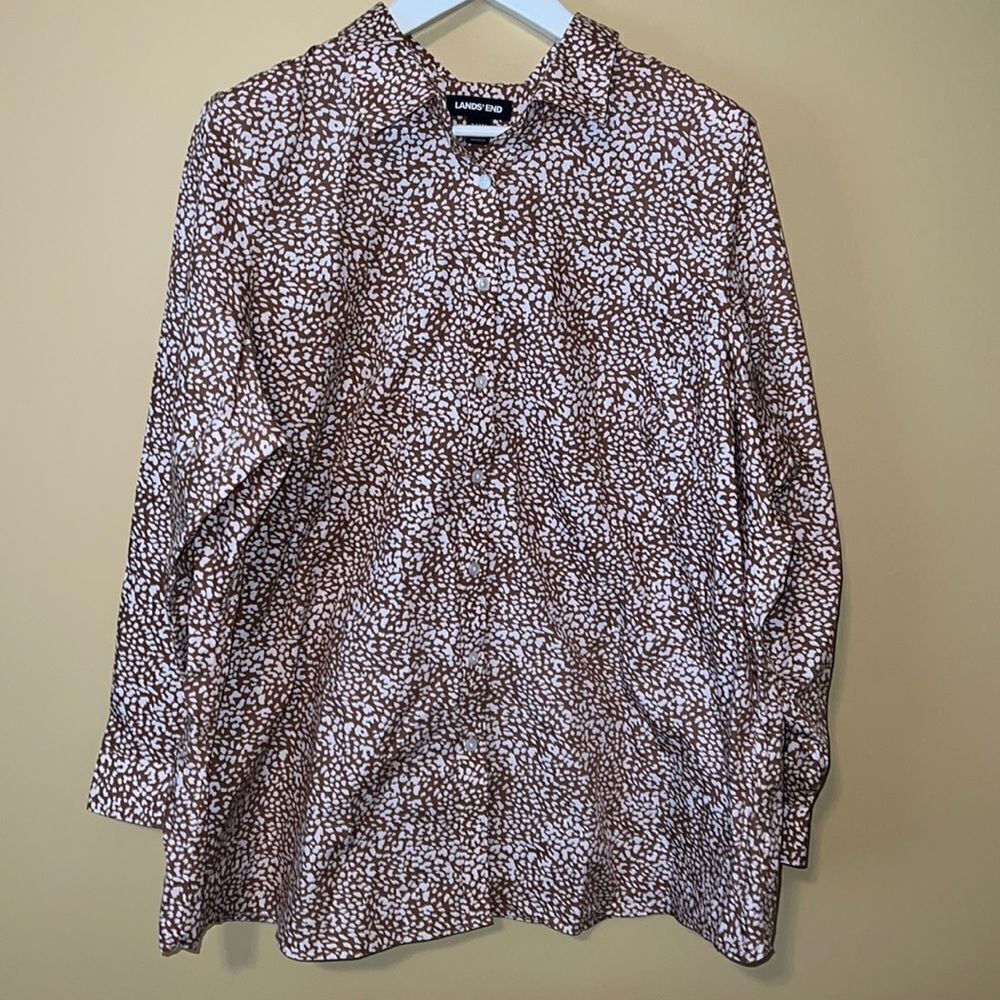 LANDS END plus size women’s button up shirt. 26W. Excellent condition